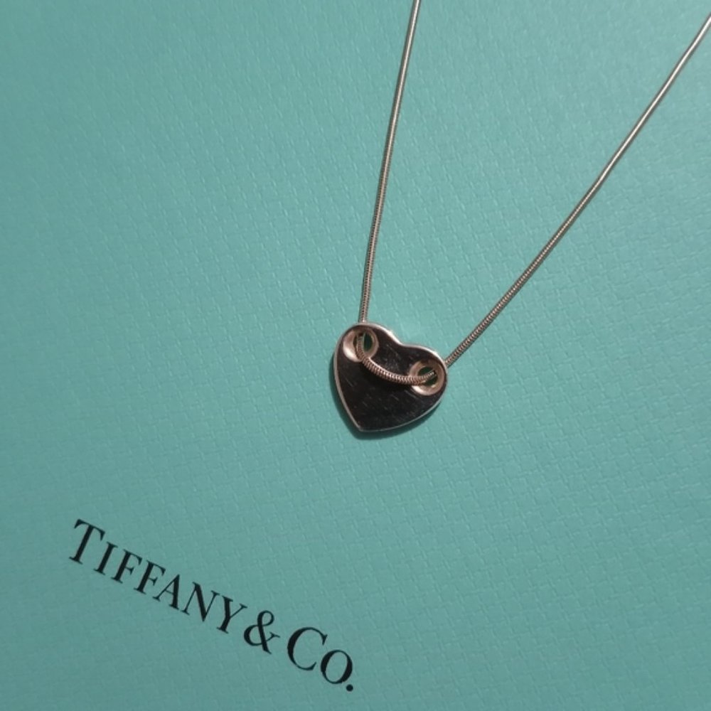 Tiffany & Co. Threaded heart necklace - Picture 1 of 1